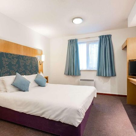 Comfort Inn Manchester North 미들턴 외부 사진