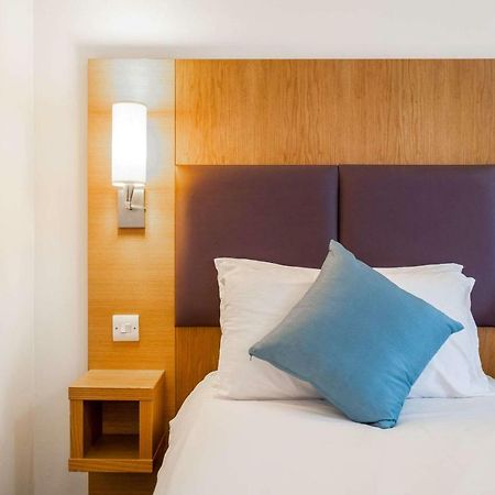 Comfort Inn Manchester North 미들턴 외부 사진